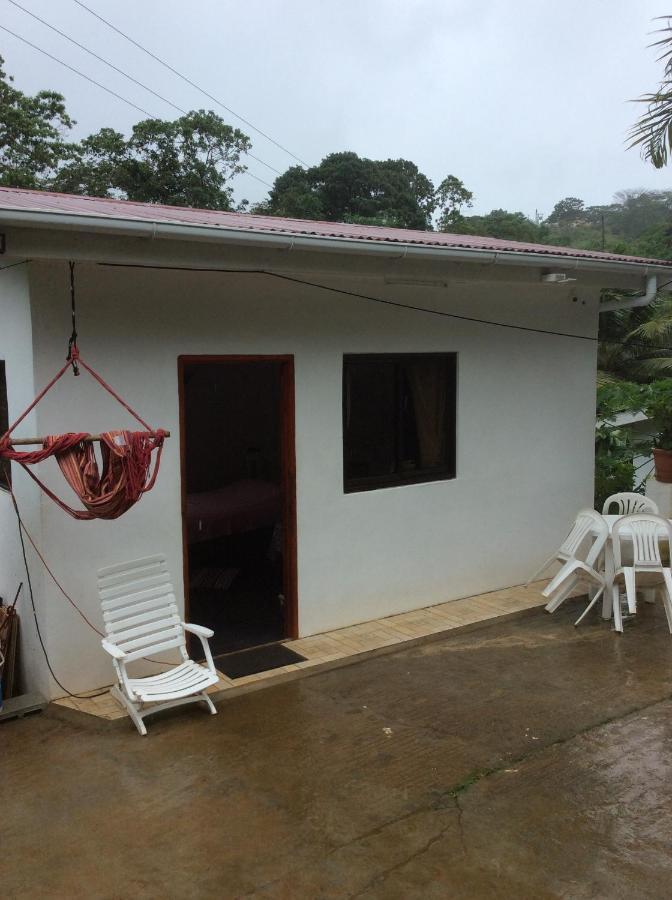 Papayas Self Catering Room Victoria Bagian luar foto