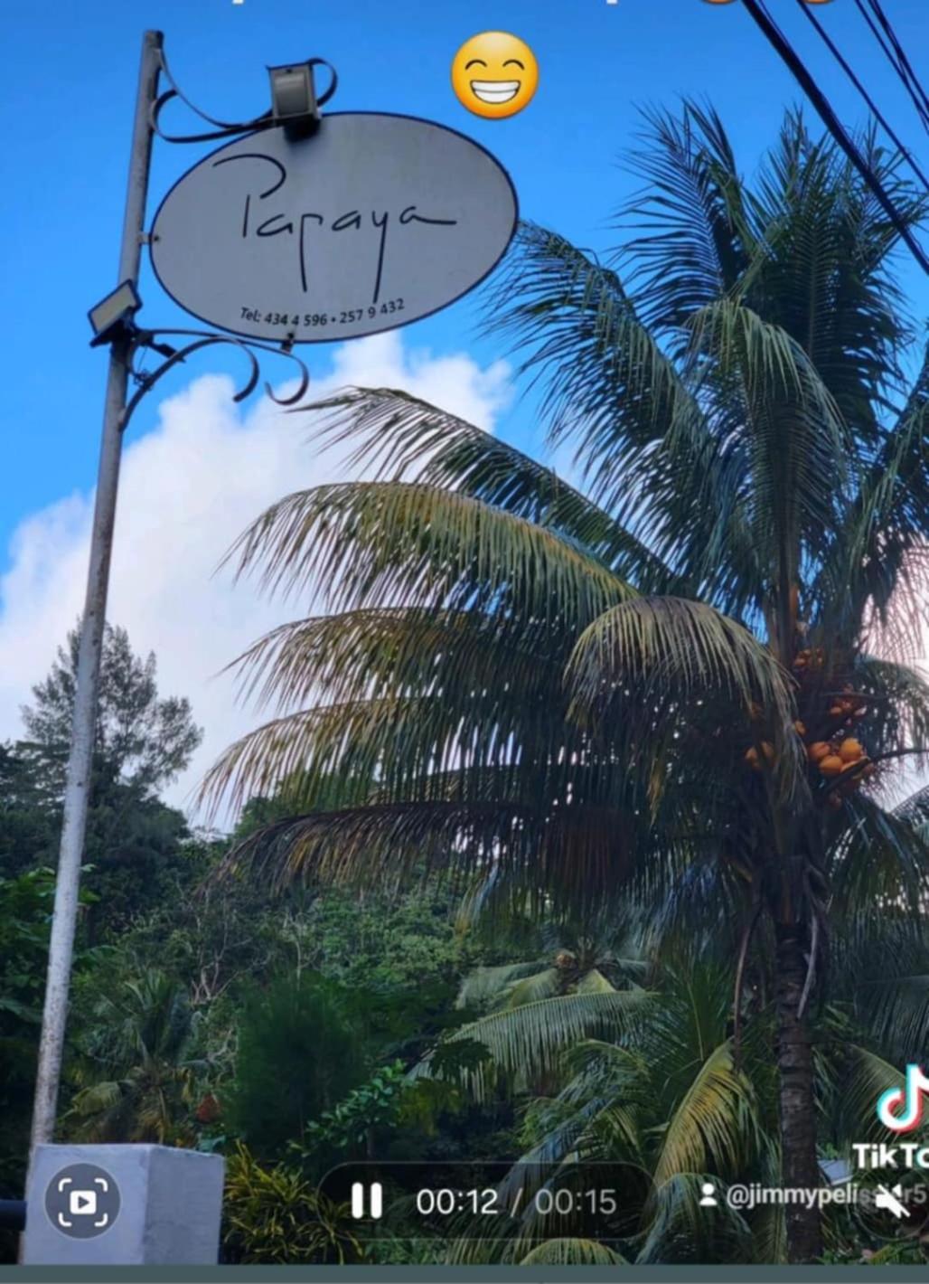Papayas Self Catering Room Victoria Bagian luar foto