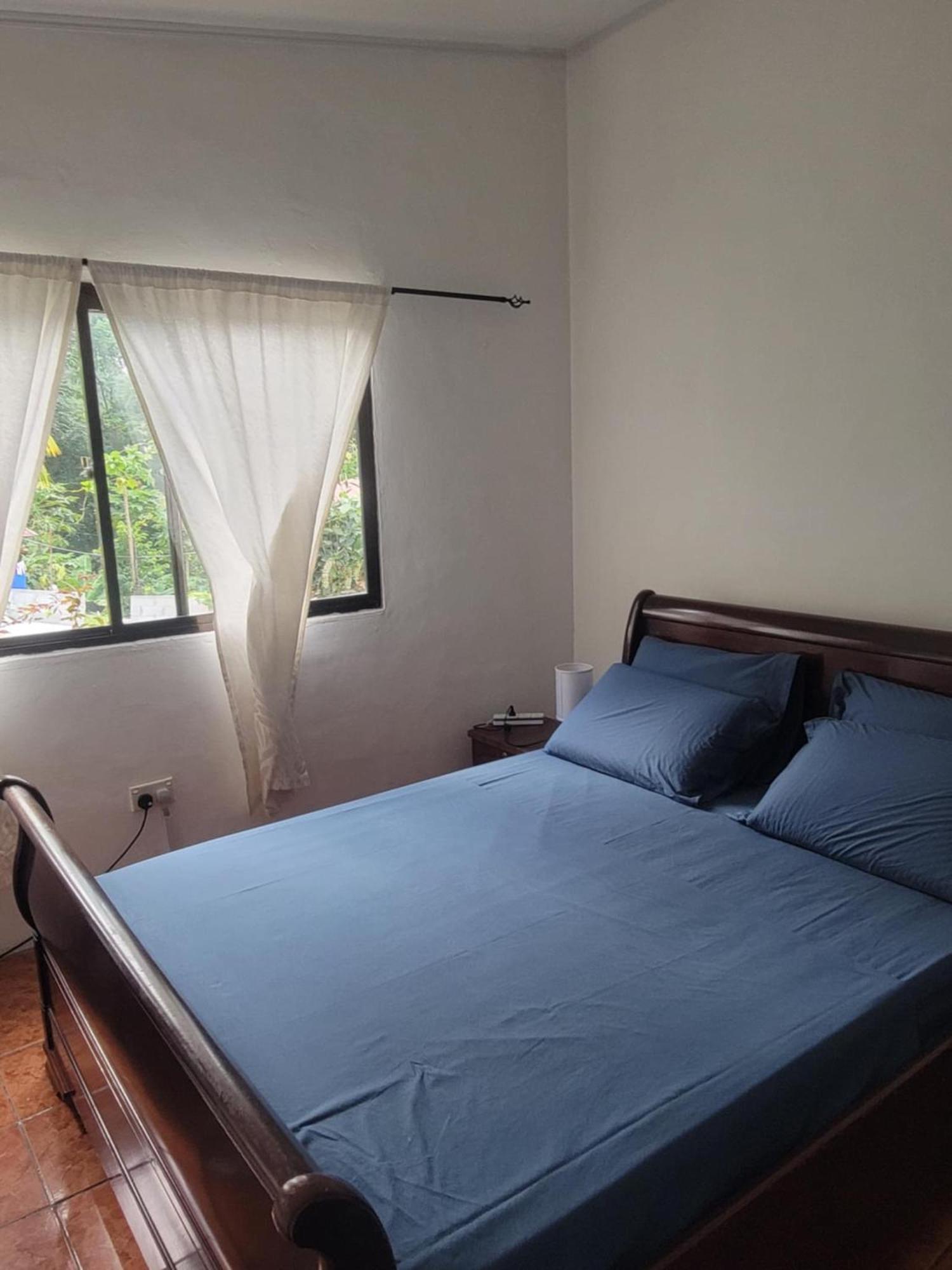 Papayas Self Catering Room Victoria Bagian luar foto